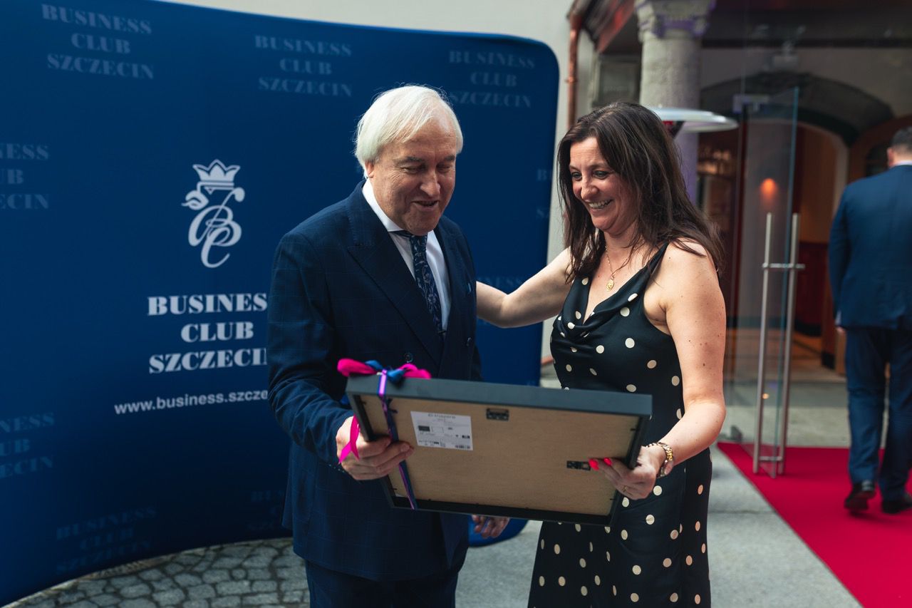 Bogumił Rogowski, prezydent Business Club Szczecin i Justyna Osuch-Malllett, Rektor ZPSB. 